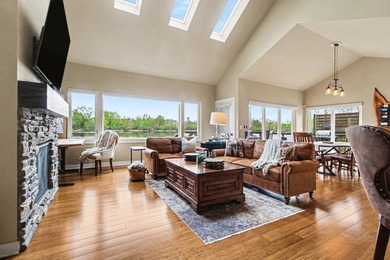 Move into this immaculate custom-built 3-bedroom, 2.5-bath, open - photo 11