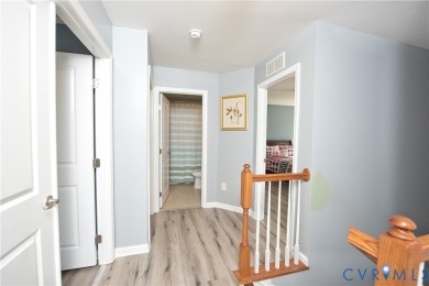 Welcome to Honey Meadows and to this well kept end-unit townhome