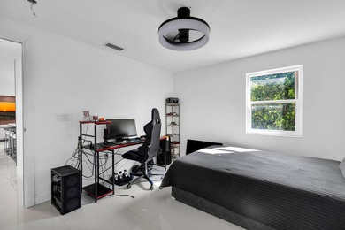 Extensively renovated CBS pool home in desirable Duck Key - photo 16