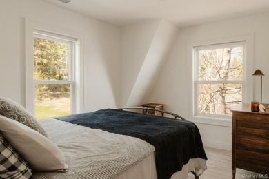 Drift into lake-life mode with this entirely rebuilt waterfront - photo 17