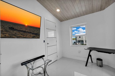 Extensively renovated CBS pool home in desirable Duck Key - photo 20
