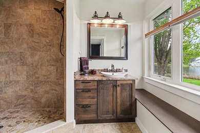 Move into this immaculate custom-built 3-bedroom, 2.5-bath, open - photo 22