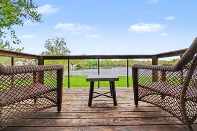 Move into this immaculate custom-built 3-bedroom, 2.5-bath, open - photo 24