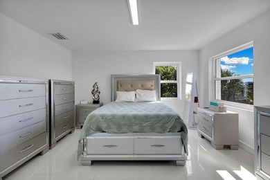Extensively renovated CBS pool home in desirable Duck Key - photo 26