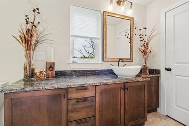 Move into this immaculate custom-built 3-bedroom, 2.5-bath, open - photo 28