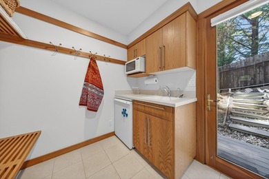 Architectural beauty meets Frank Lloyd Wright inspired design in - photo 30