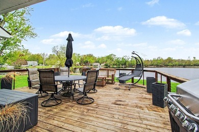 Move into this immaculate custom-built 3-bedroom, 2.5-bath, open - photo 34