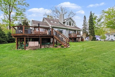 Move into this immaculate custom-built 3-bedroom, 2.5-bath, open - photo 38