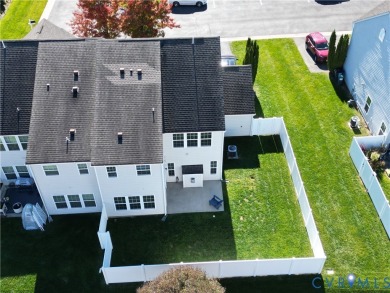 Welcome to Honey Meadows and to this well kept end-unit townhome