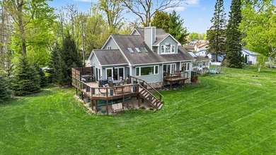 Move into this immaculate custom-built 3-bedroom, 2.5-bath, open - photo 39