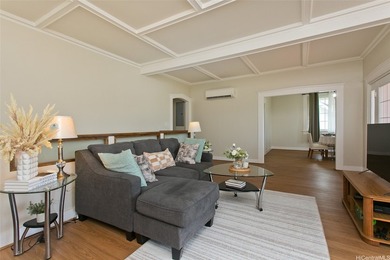 Nestled in the lush and prestigious Manoa Valley, this expansive - photo 4