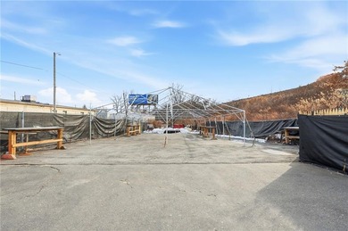 Fully functional, fully equipped and fully booked nightclub in