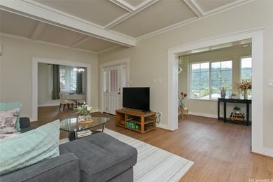 Nestled in the lush and prestigious Manoa Valley, this expansive - photo 5