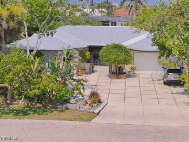 Punta Gorda Isles Area Home For Sale in Punta Gorda Florida