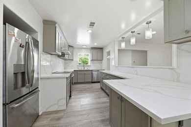 Welcome to this beautifully well maintained 4-bedroom - photo 11