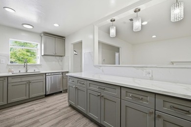 Welcome to this beautifully well maintained 4-bedroom - photo 12