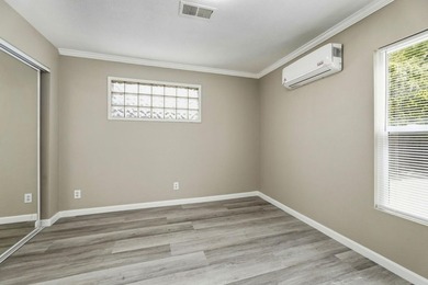 Welcome to this beautifully well maintained 4-bedroom - photo 13