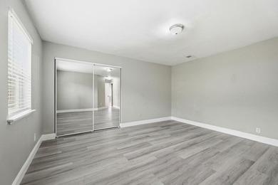 Welcome to this beautifully well maintained 4-bedroom - photo 14