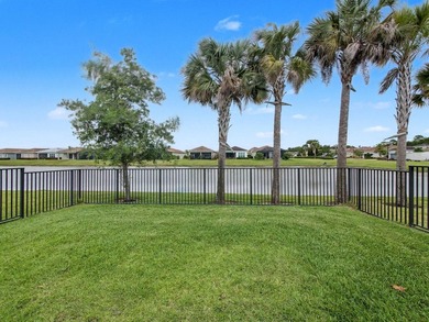 Welcome to this beautifully maintained 2-bedroom + den, 2-bath - photo 15