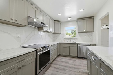 Welcome to this beautifully well maintained 4-bedroom - photo 20