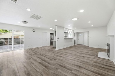 Welcome to this beautifully well maintained 4-bedroom - photo 22