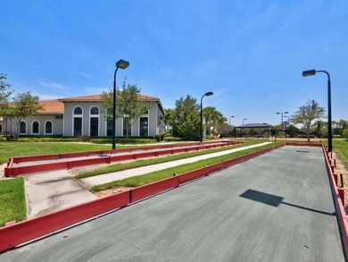 Welcome to this beautifully maintained 2-bedroom + den, 2-bath - photo 49