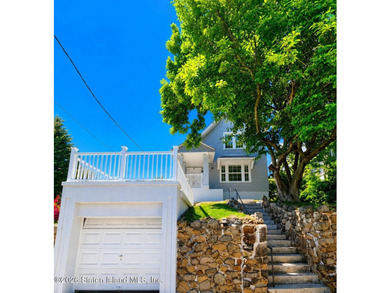 Renovated, modern open layout, great location in Silver lake - photo 2