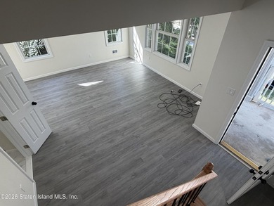 Renovated, modern open layout, great location in Silver lake - photo 5