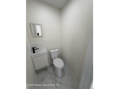 Renovated, modern open layout, great location in Silver lake - photo 6