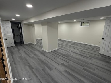 Renovated, modern open layout, great location in Silver lake - photo 8