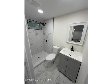 Renovated, modern open layout, great location in Silver lake - photo 9