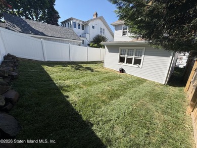 Renovated, modern open layout, great location in Silver lake - photo 10