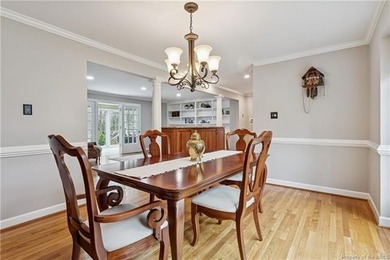 Welcome to 32 Hampton Key, an exceptional waterfront residence - photo 12