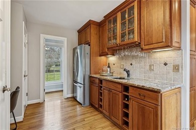 Welcome to 32 Hampton Key, an exceptional waterfront residence - photo 14
