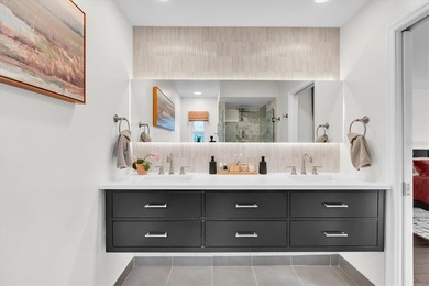 Beautifully renovated 3 BR + Office/flex space, this home - photo 24