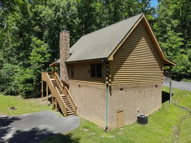 Want the Lake Life? This is it! This 2 bedroom, 2 bath cabin is - photo 25