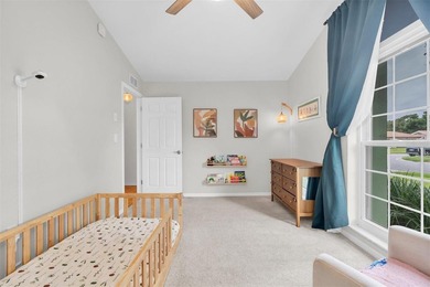 Beautifully renovated 3 BR + Office/flex space, this home - photo 27