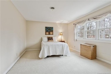 Welcome to 32 Hampton Key, an exceptional waterfront residence - photo 28