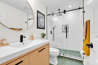 Beautifully renovated 3 BR + Office/flex space, this home - photo 29