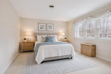 Welcome to 32 Hampton Key, an exceptional waterfront residence - photo 29