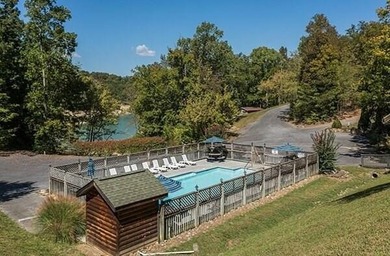 Want the Lake Life? This is it! This 2 bedroom, 2 bath cabin is - photo 31