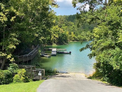 Want the Lake Life? This is it! This 2 bedroom, 2 bath cabin is - photo 33