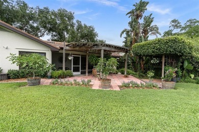 Beautifully renovated 3 BR + Office/flex space, this home - photo 36