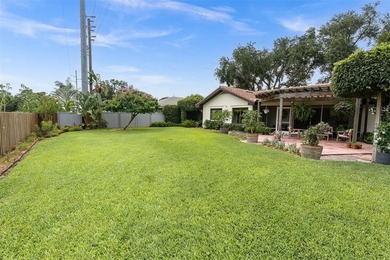 Beautifully renovated 3 BR + Office/flex space, this home - photo 38