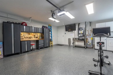 Beautifully renovated 3 BR + Office/flex space, this home - photo 40