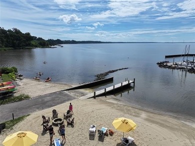 Welcome to 32 Hampton Key, an exceptional waterfront residence - photo 49