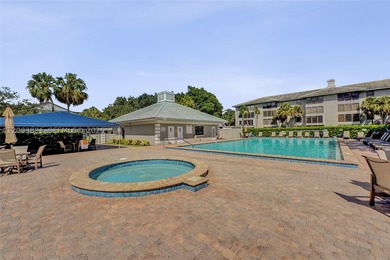 This 2 bedroom 2 bathroom 3rd floor condo on the water is - photo 6