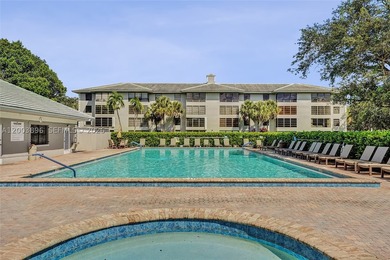 This 2 bedroom 2 bathroom 3rd floor condo on the water is - photo 7