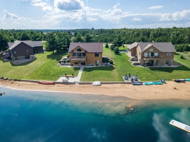 (private lake, pond, creek) Home Active Under Con in New Lisbon Wisconsin