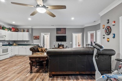 Southern Charm house w/large covered patio & balcony w/views of - photo 13